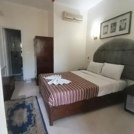 Rezeiky Hotel & Camp Luxor Esterno foto