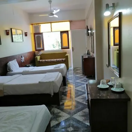 Rezeiky Hotel & Camp Luxor Esterno foto