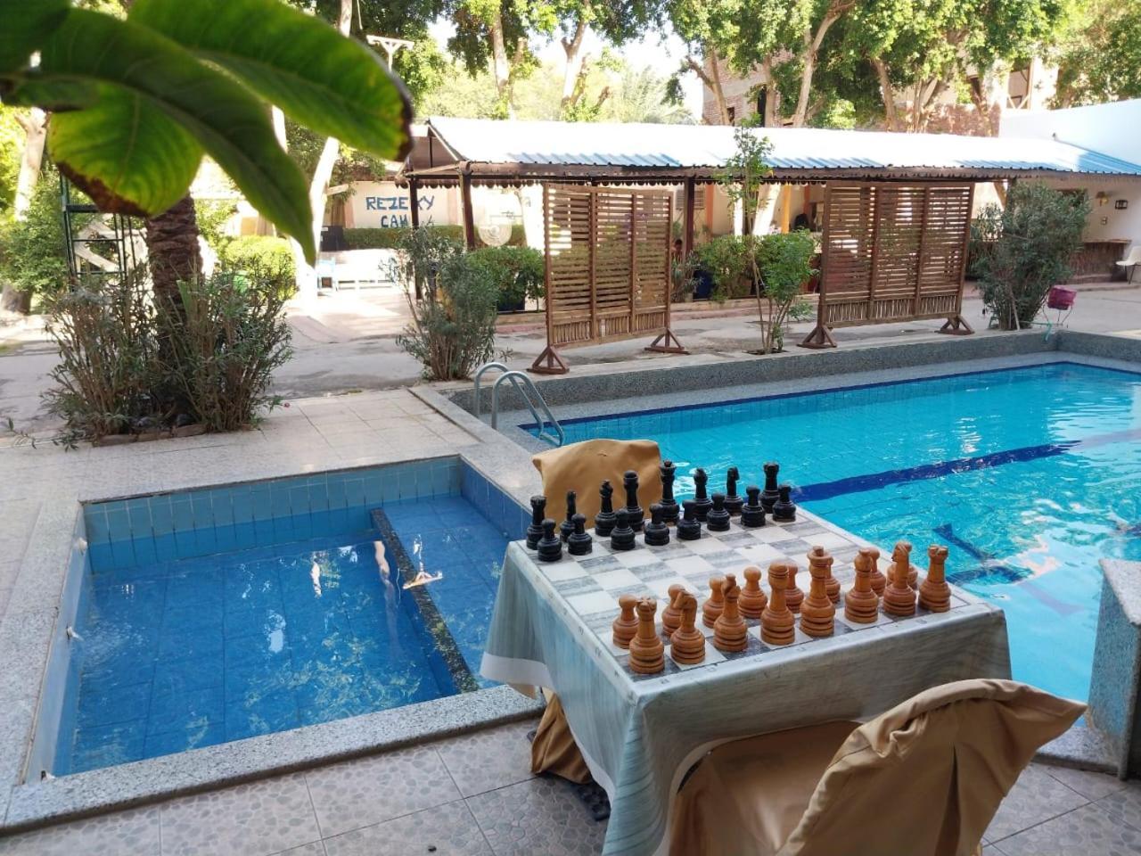 Rezeiky & Camp Luxor