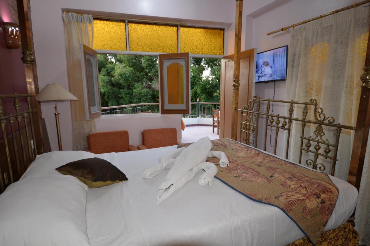 Rezeiky & Camp 3* Luxor